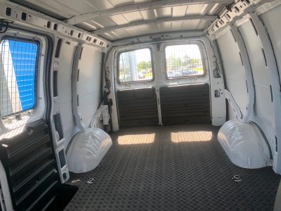 2022 Chevrolet Express Cargo 2500 WT