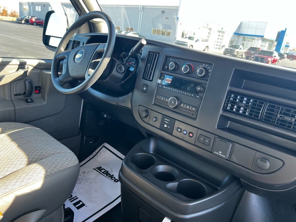 2025 Chevrolet Express Cargo 2500 WT