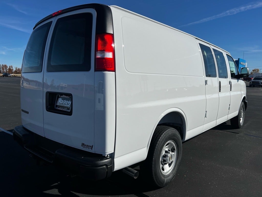 2025 Chevrolet Express Cargo 2500 WT