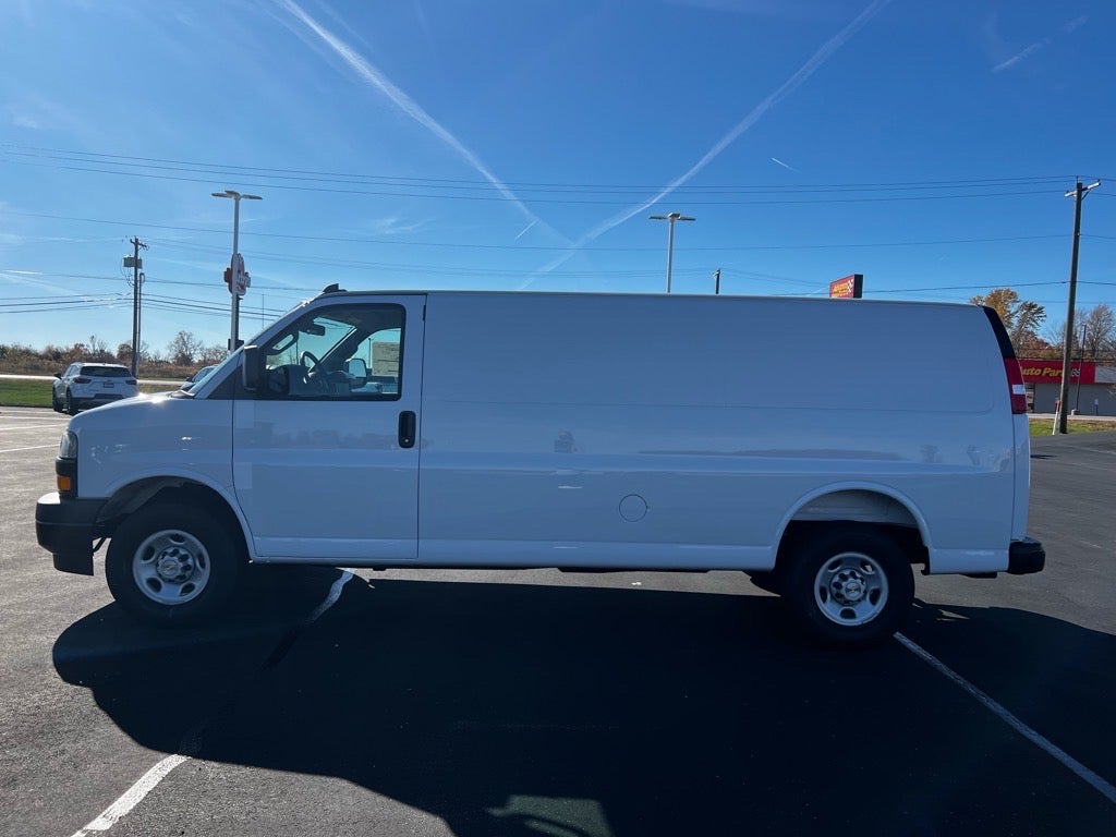 2025 Chevrolet Express Cargo 2500 WT