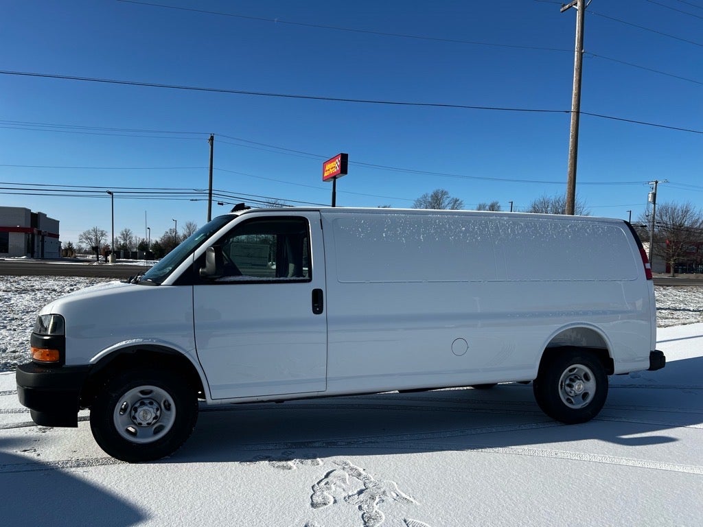 2025 Chevrolet Express Cargo 2500 WT