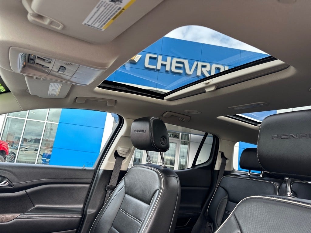 2023 GMC Acadia Denali