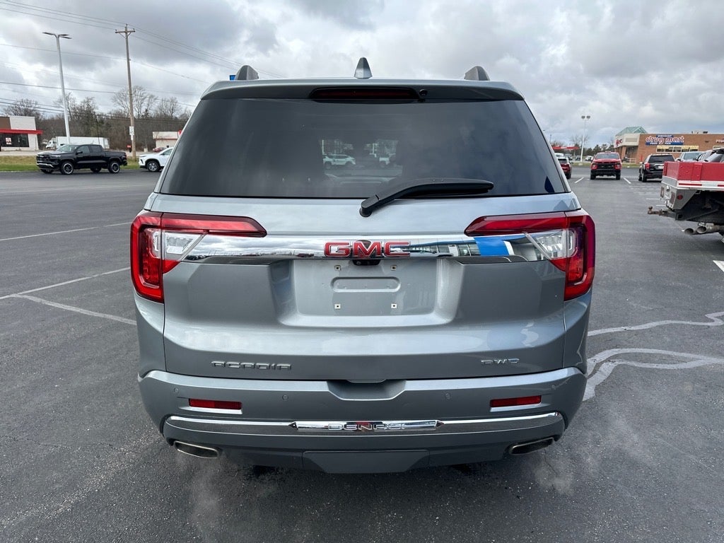 2023 GMC Acadia Denali