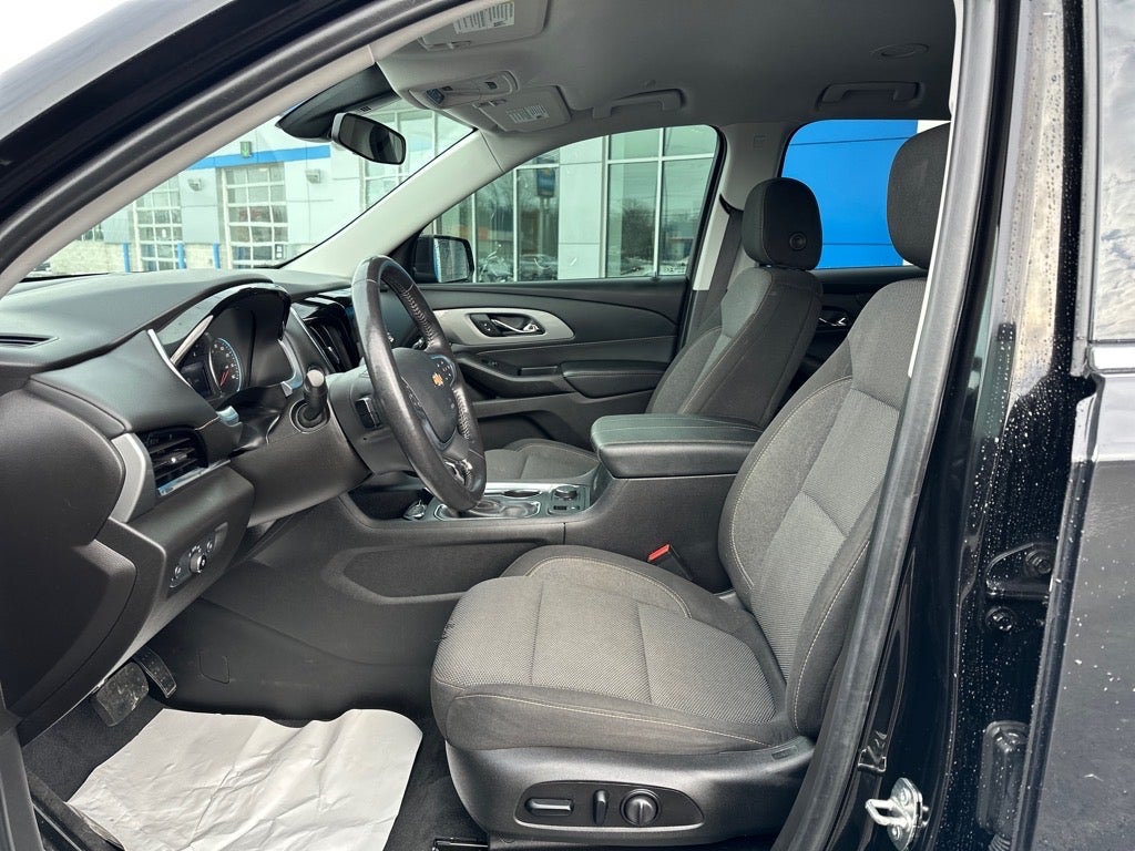2021 Chevrolet Traverse LT Cloth