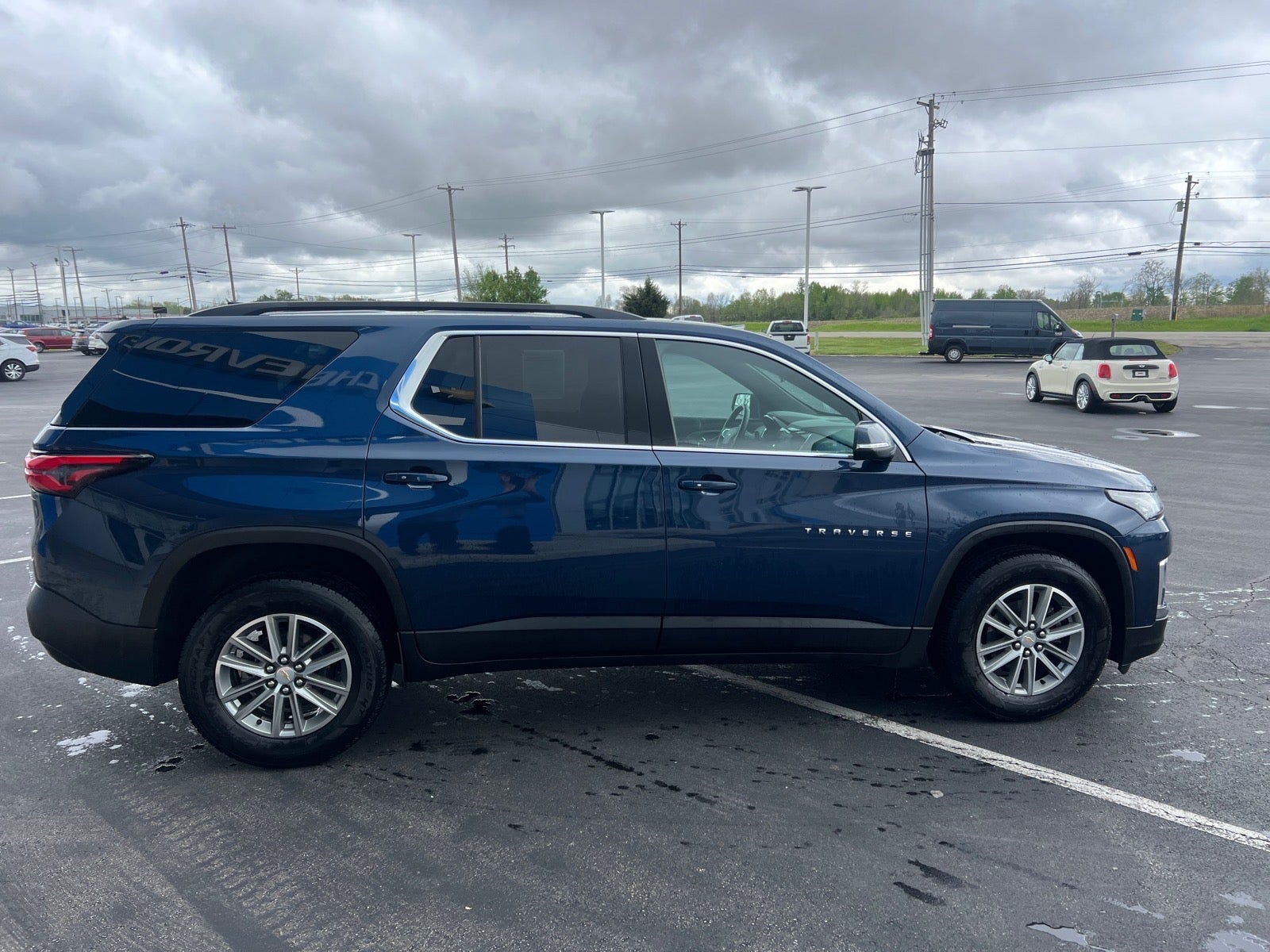 2023 Chevrolet Traverse LT Cloth