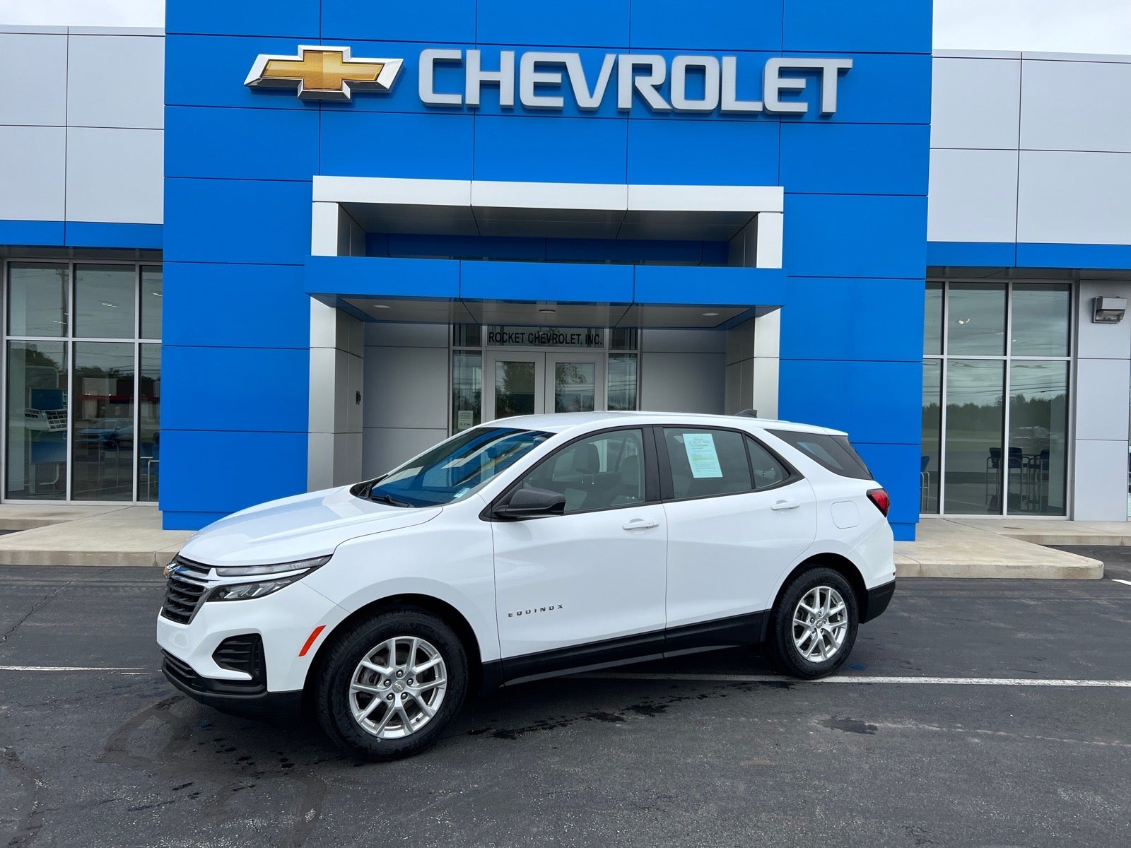 2024 Chevrolet Equinox LS's photo