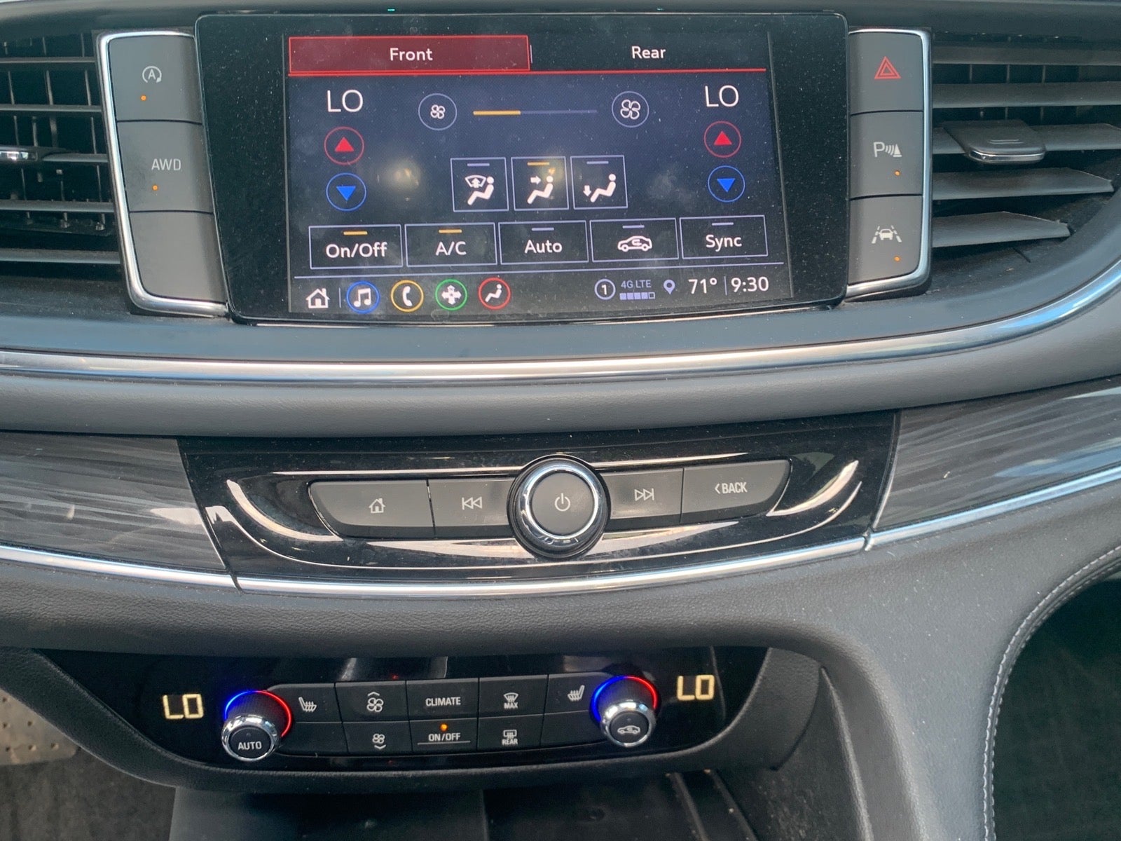 2023 Buick Enclave Essence